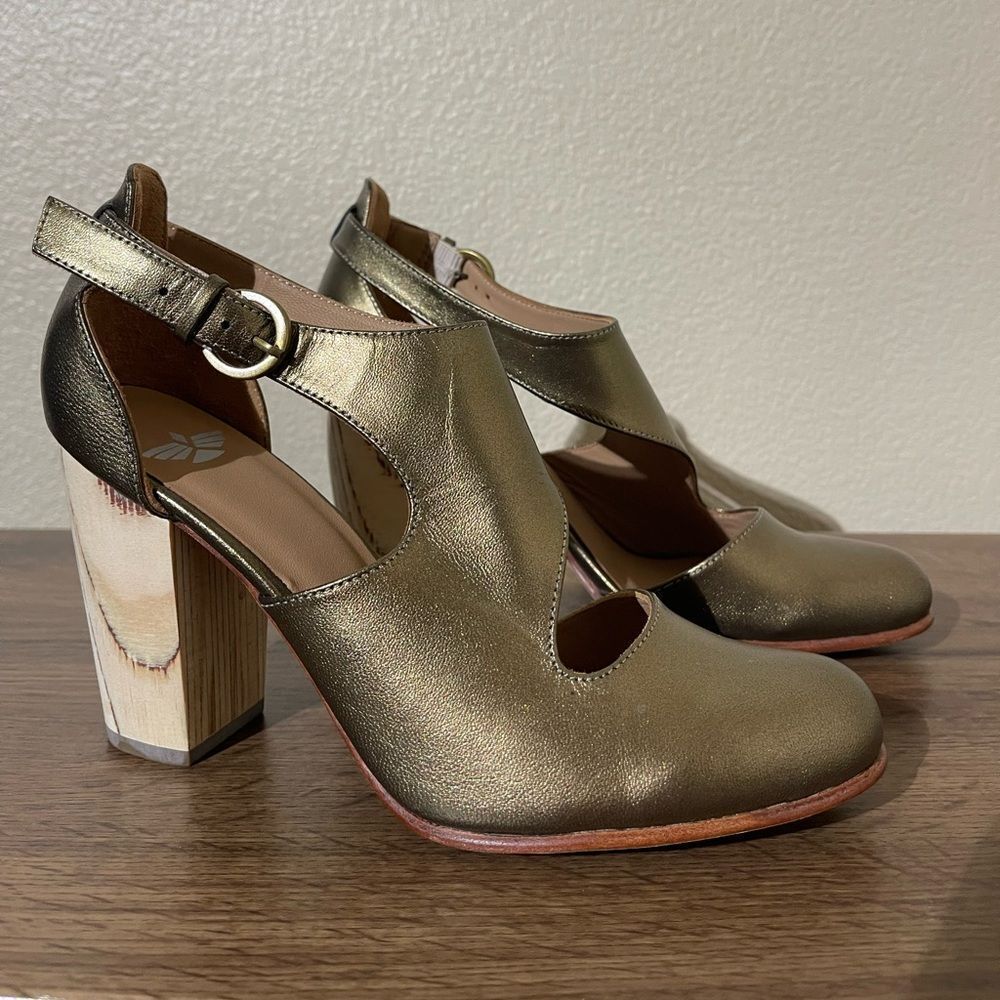 Sold  - Picture 2 of 5